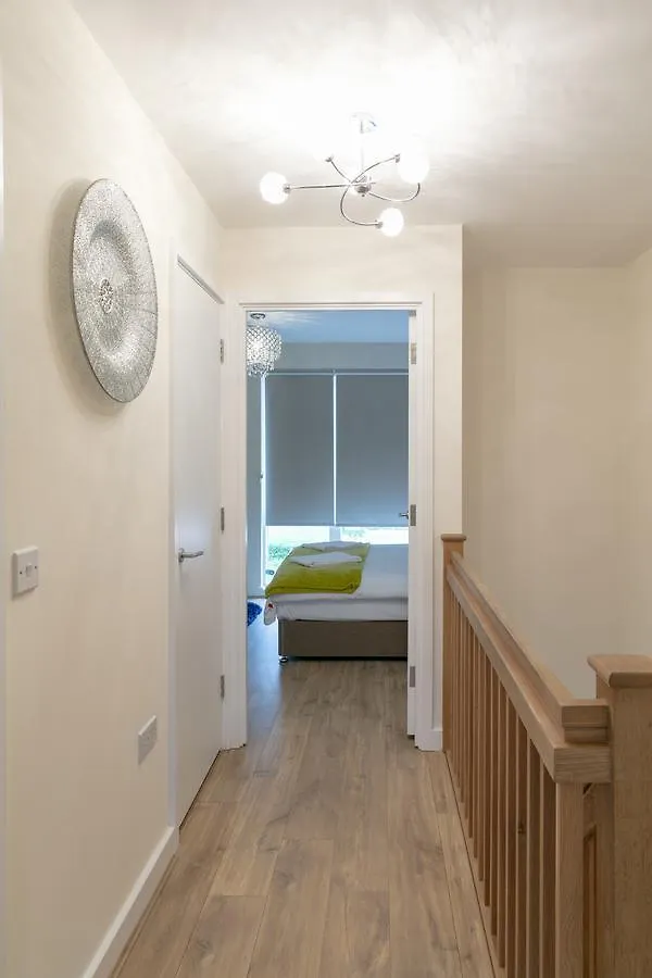 Modern & Exquisite Trumpington Townhouse With Parking & 5 Mins To Papworth Hospital Cambridge Appartement