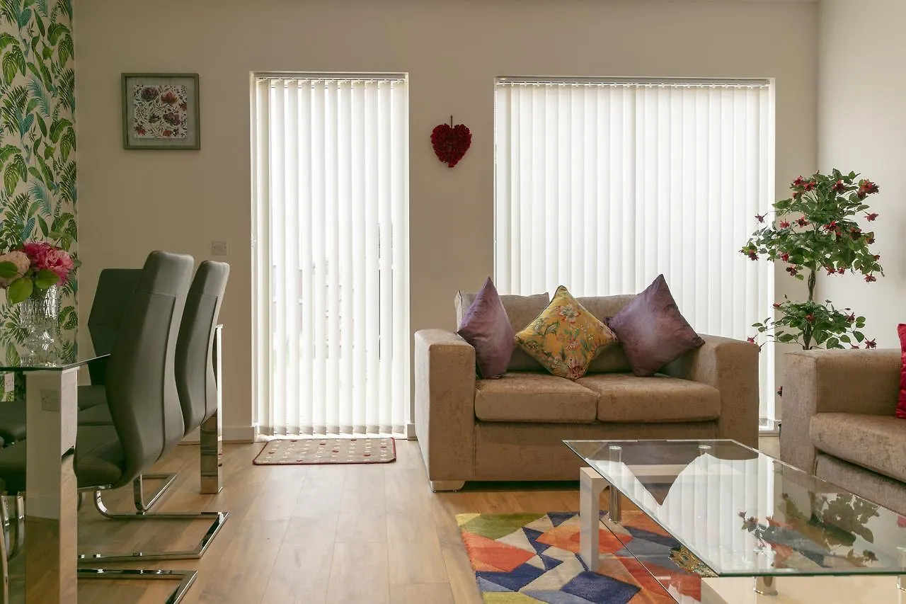 Modern & Exquisite Trumpington Townhouse With Parking & 5 Mins To Papworth Hospital Cambridge Wielka Brytania