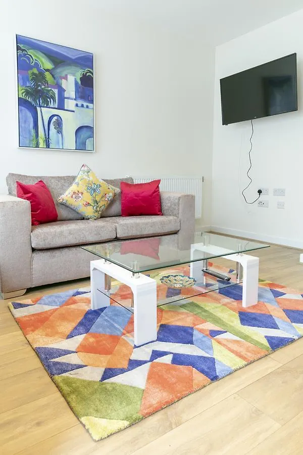 Modern & Exquisite Trumpington Townhouse With Parking & 5 Mins To Papworth Hospital Cambridge Apartament