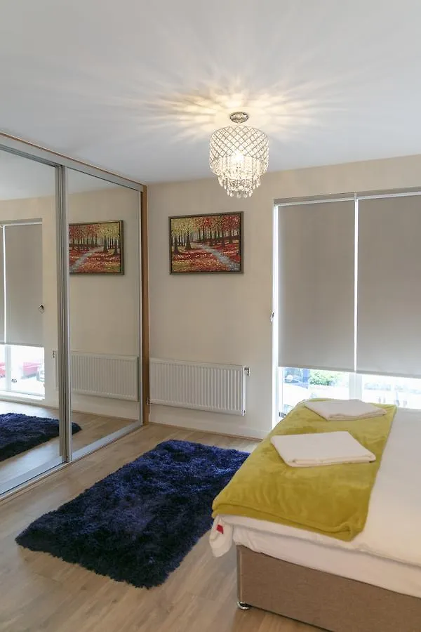 Modern & Exquisite Trumpington Townhouse With Parking & 5 Mins To Papworth Hospital Cambridge 0*,