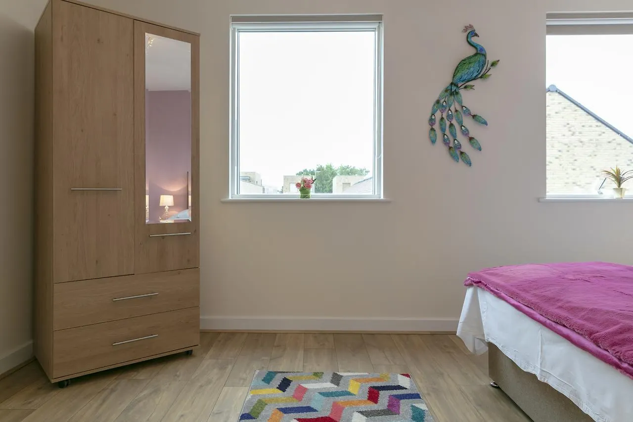 Apartament Modern & Exquisite Trumpington Townhouse With Parking & 5 Mins To Papworth Hospital Cambridge